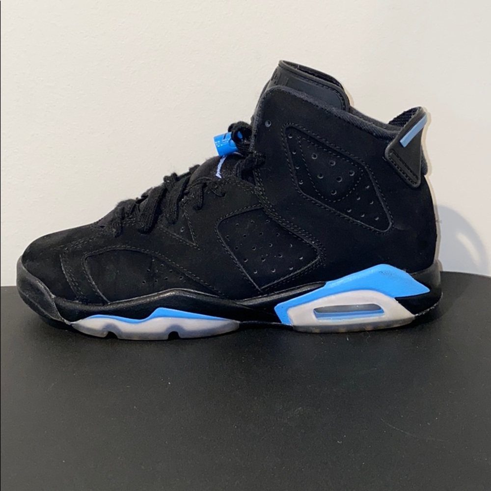 🔥Barely used Jordan retro 6 “UNC” size 5y🔥